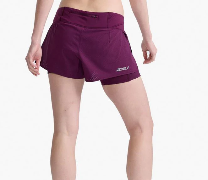 2XU Aero 2-in-1 4 Inch Shorts, Damen, Beet/Silver Reflective - Image 2
