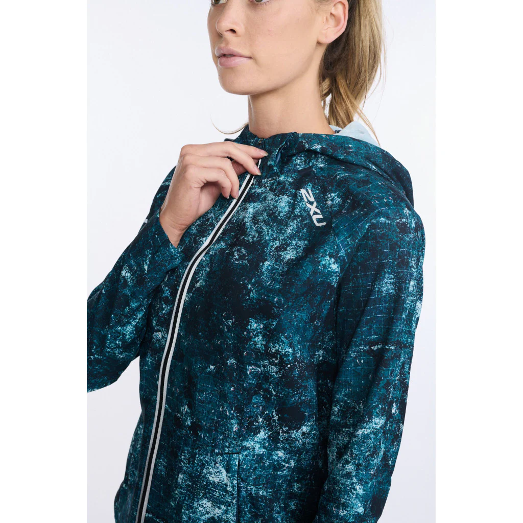 2XU Aero Jacket Trailscape, Laufjacke, Damen, Bluejay/Silver Reflective - Image 3