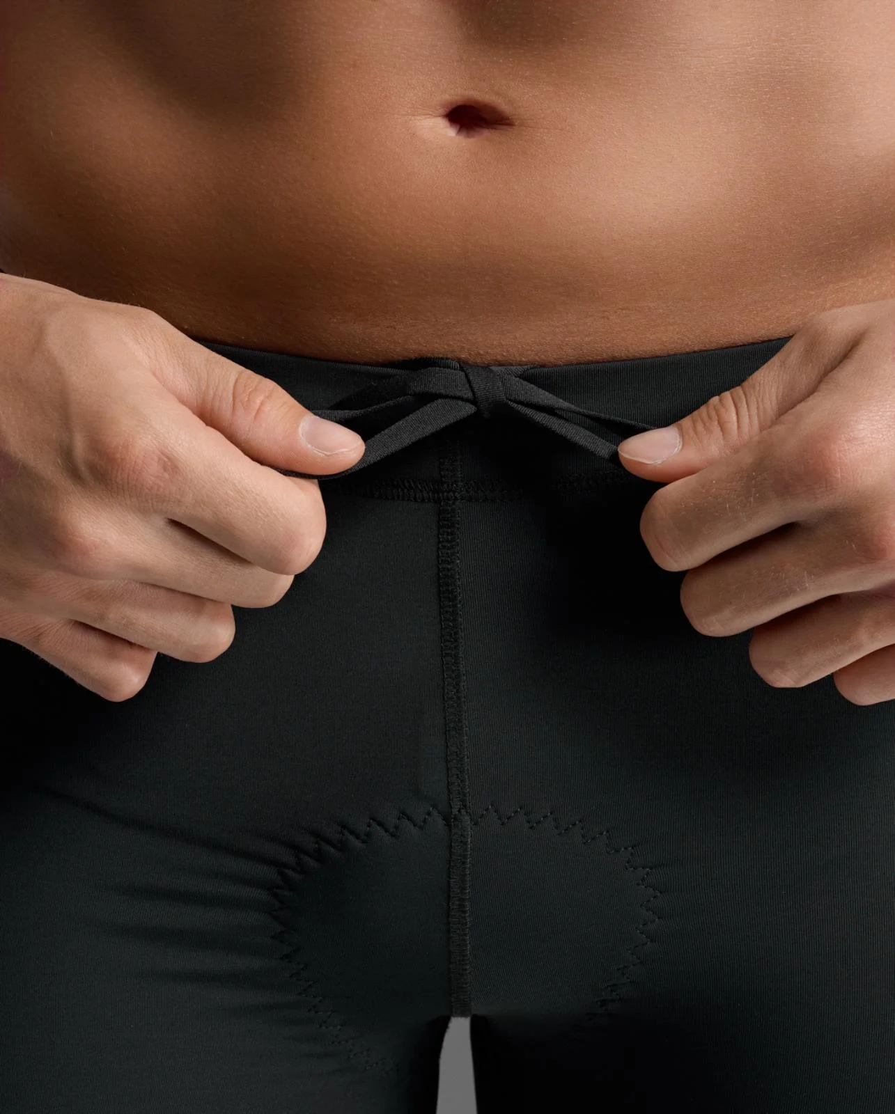 2XU Core Tri 8 inch Short, Herren, Black/White - Image 3