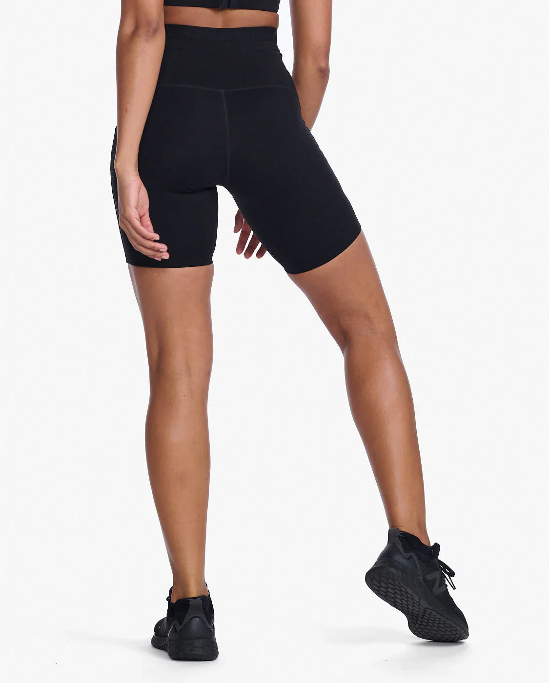 2XU Form Stash Hi-Rise Bike Shorts, Damen, Black - Image 4