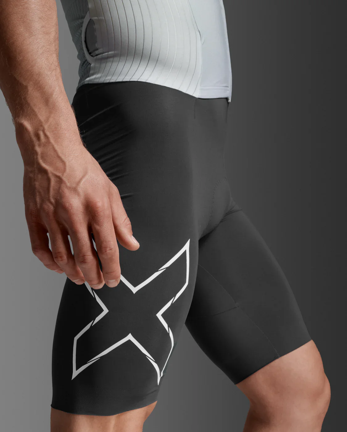 2XU Light Speed React Sleeved Trisuit, Herren, Cool Matcha/India Ink - Image 7