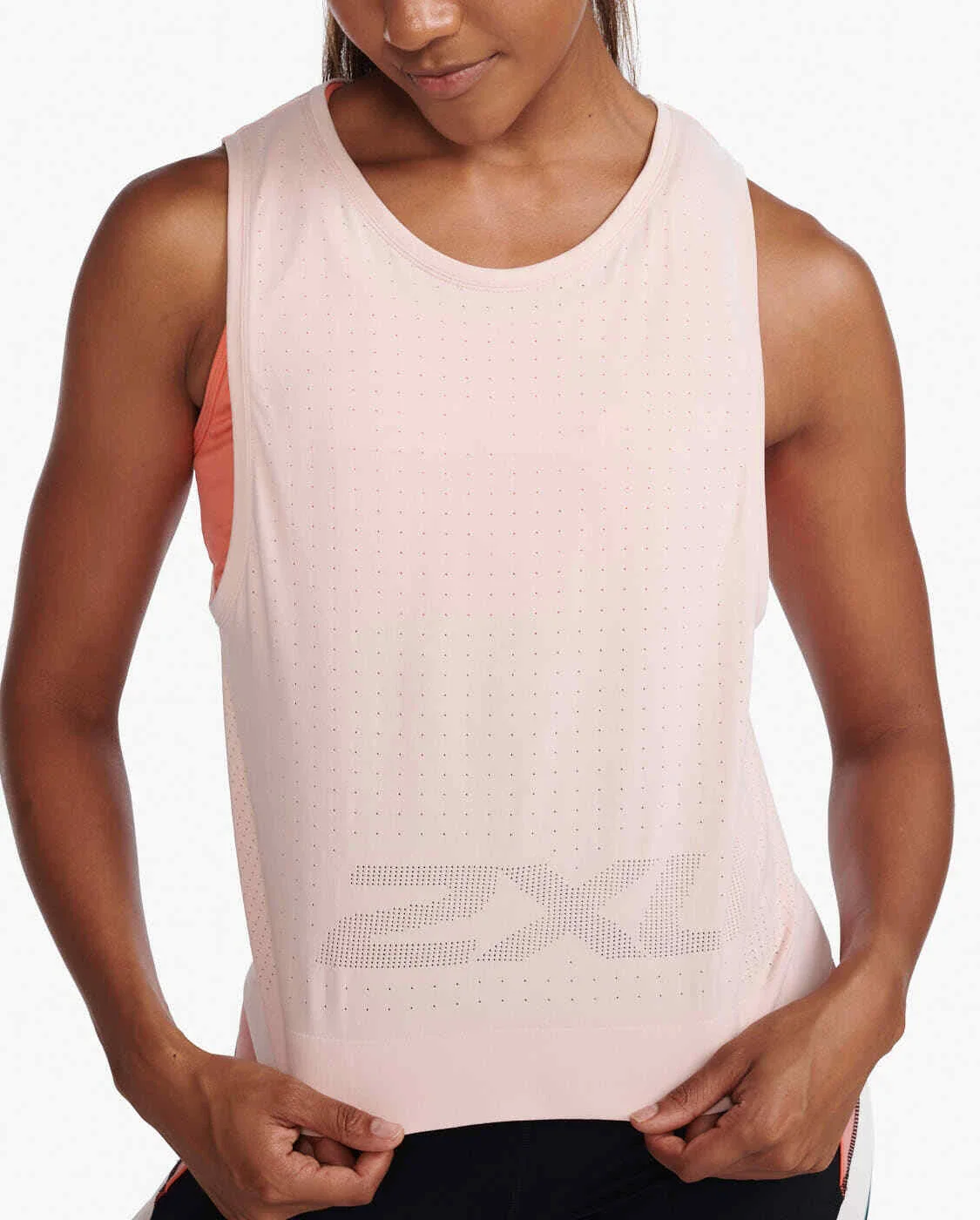 2XU Motion Tech Tank, Damen, Peach Whip/Peach Whip - Image 4