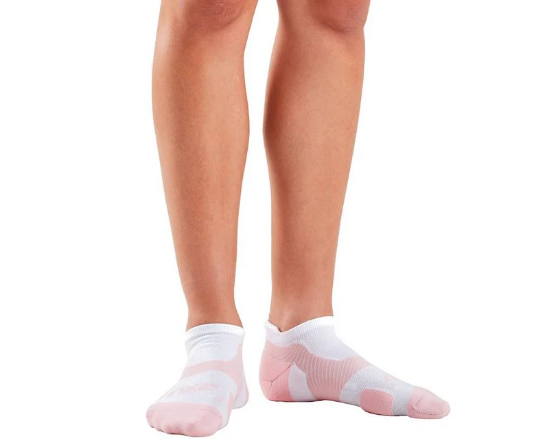 2XU VECTR Light Cushion No Show Socks Blossom/White - Image 2