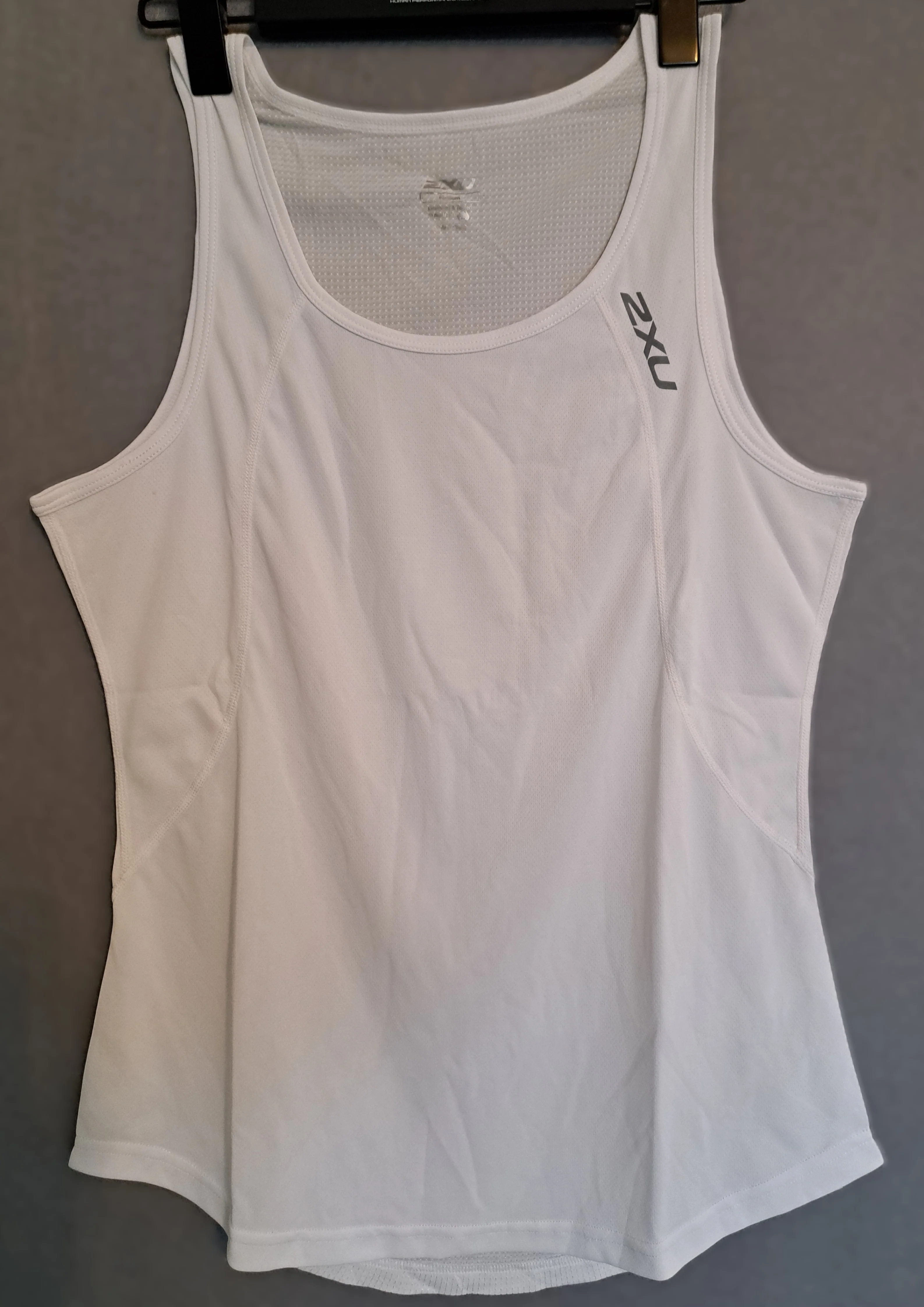 2XU XVENT Tank, Laufshirt, Damen, White/Silver Reflective - Image 2