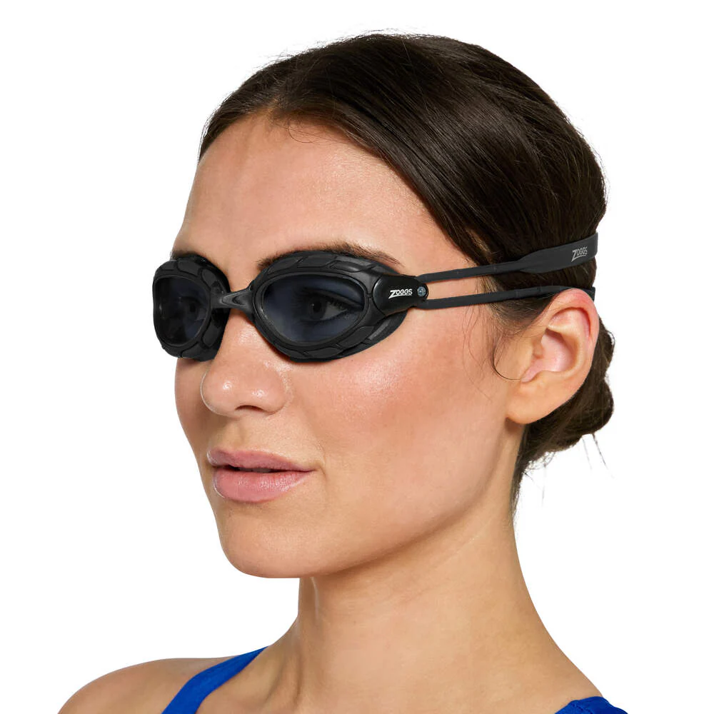 Zoggs Predator, Schwimmbrille, Black/Black/Tint Smoke - Image 2